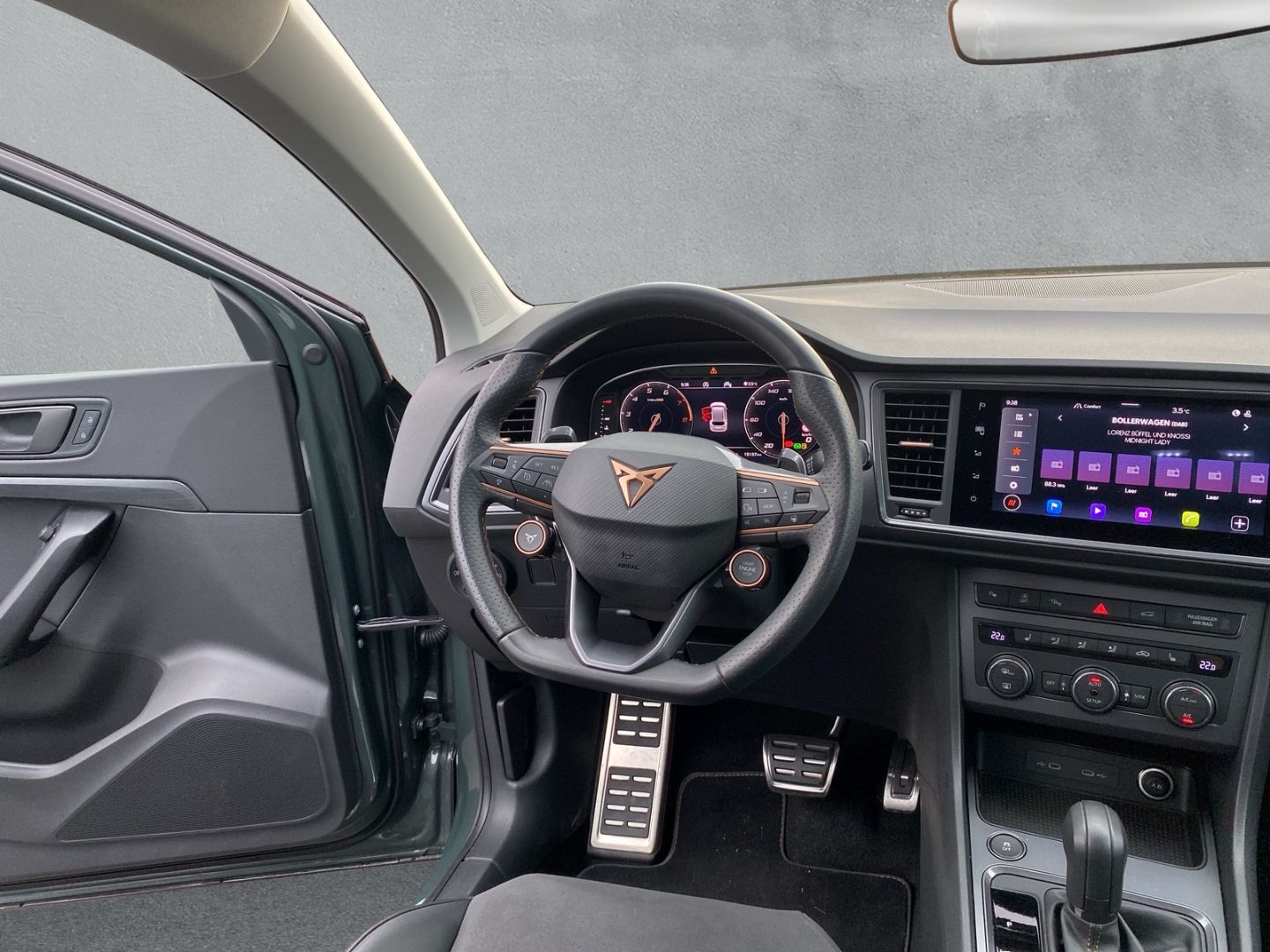 Fahrzeugabbildung CUPRA Ateca Basis AHK-klappbar Navi Digitales Cockpit
