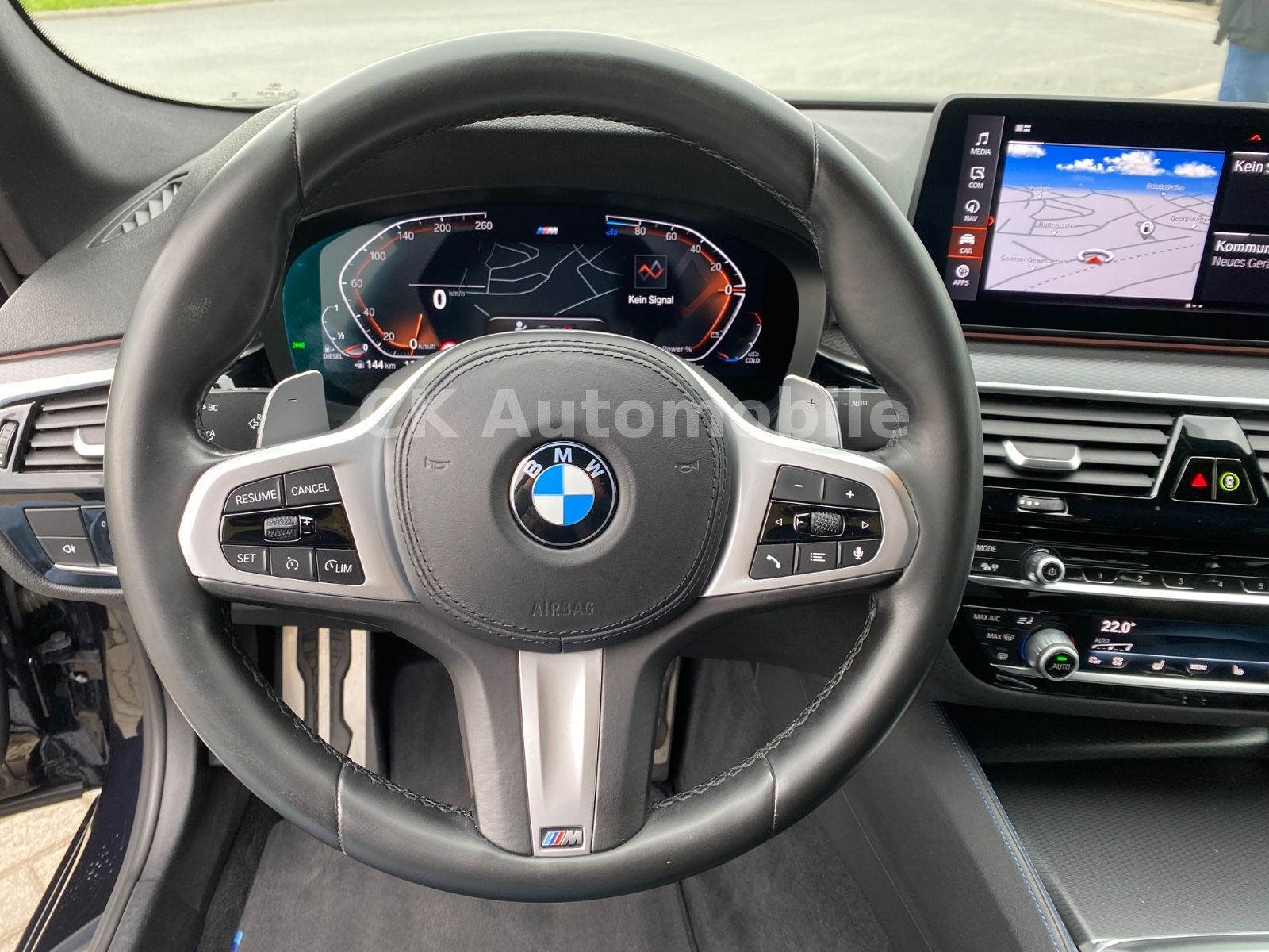 Fahrzeugabbildung BMW 520d Lim. M-Sport/Facelift/Shadow-Line/LED/Kam