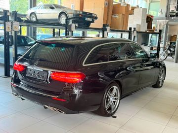 Mercedes E 220 - 11