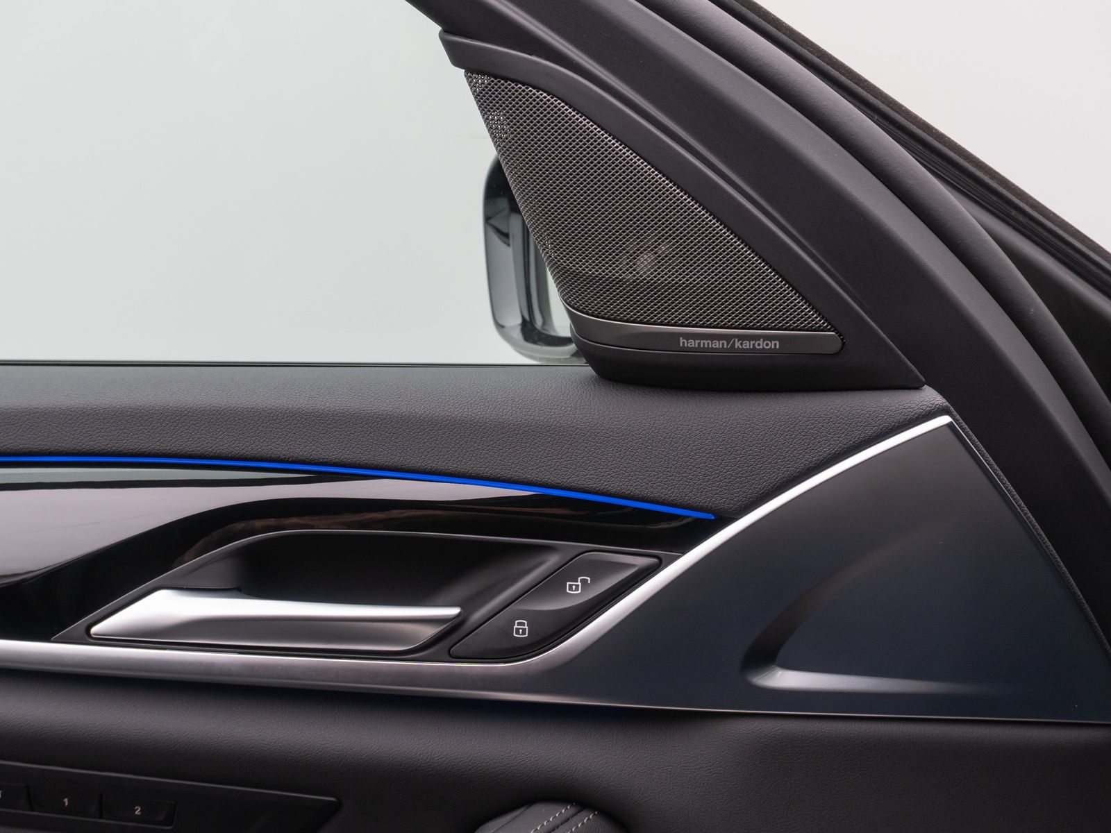 Fahrzeugabbildung BMW 530i M Sport Glasdach Kamera Laser HUD DAB H/K