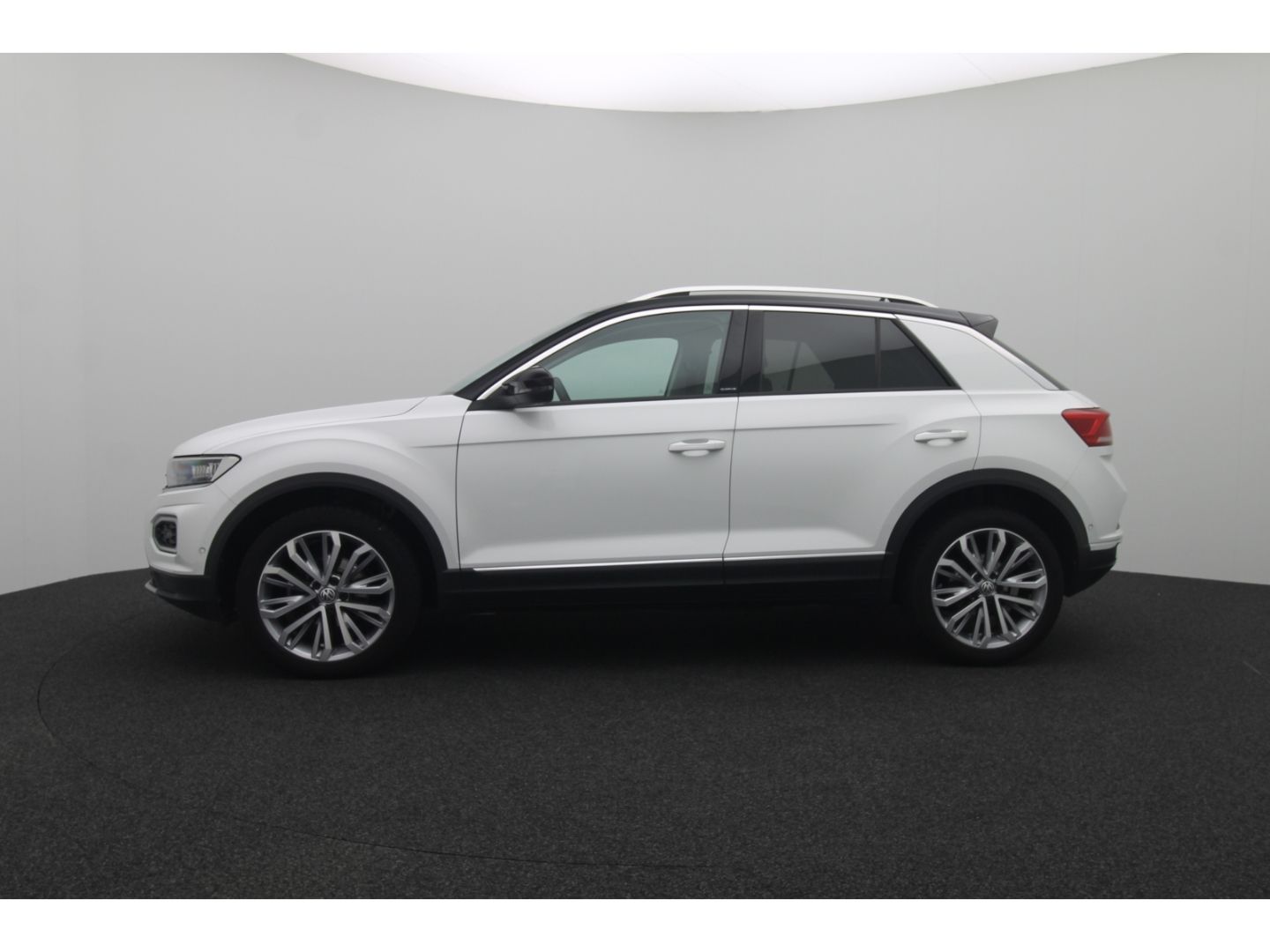 Fahrzeugabbildung Volkswagen T-Roc IQ.DRIVE AHK Kamera Digi Cockpit DAB