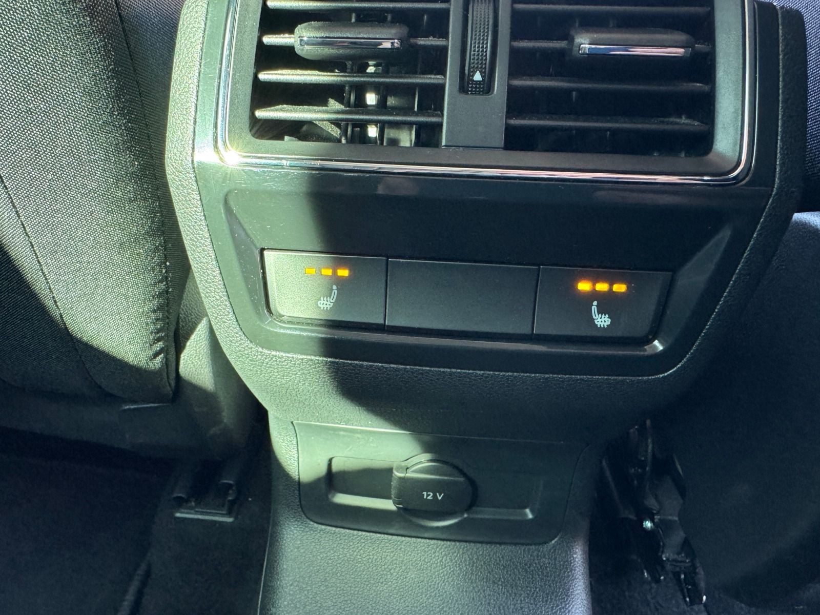 Fahrzeugabbildung SKODA Karoq 1.5 TSI DSG*AHK*RFK*ACC*eHeck