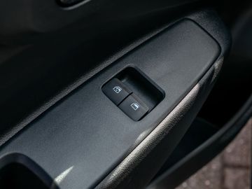 Hyundai i10 FL Select MY25 1.0 2WD Touchscreen Navi