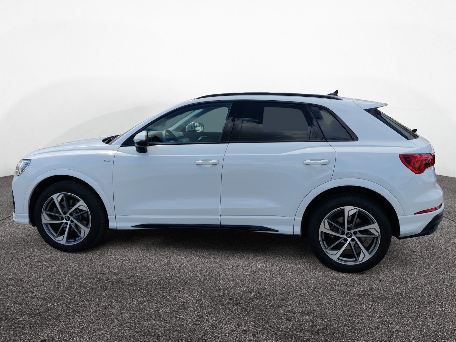 Audi Q3 40 TFSI quattro S-Line AHK Soundsystem foto 3