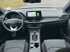 Fahrzeugabbildung Hyundai i30 1.0 T-GDI Connect & Go *Navi*Kamera*PDC*LED*