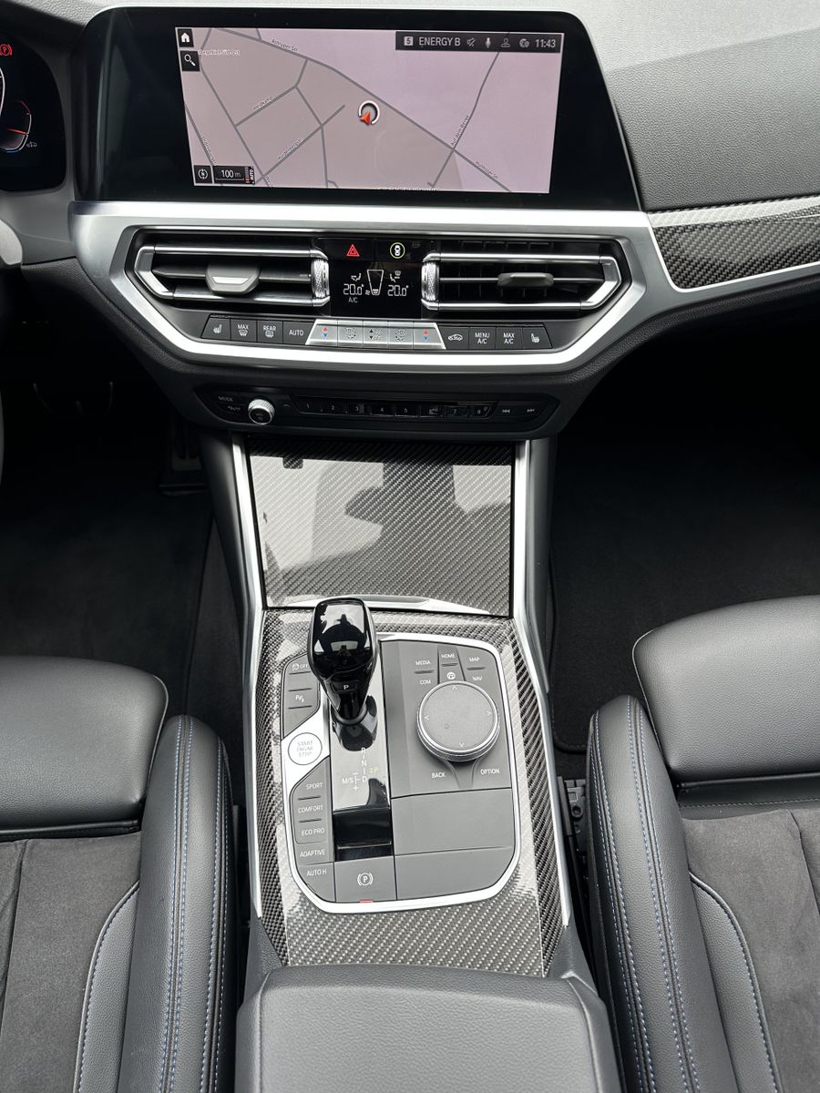 Fahrzeugabbildung BMW 330d Touring M-Sport NAV+LED+AHK+PANO+H&K+19ZOLL