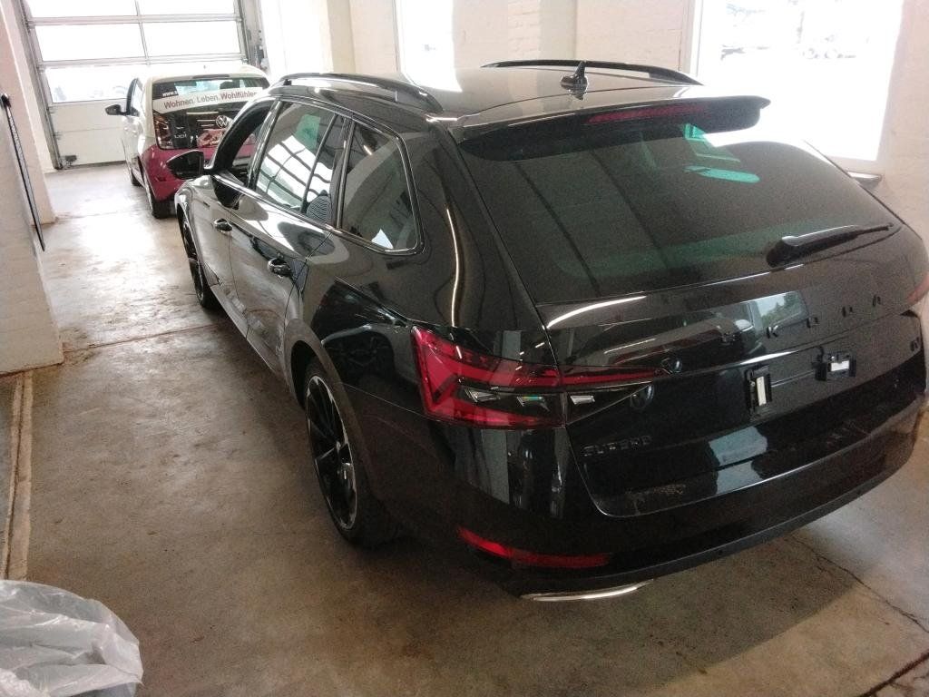 Fahrzeugabbildung SKODA Superb Combi 1.4 TSI Sportline iV/AHK/KAMERA/ACC