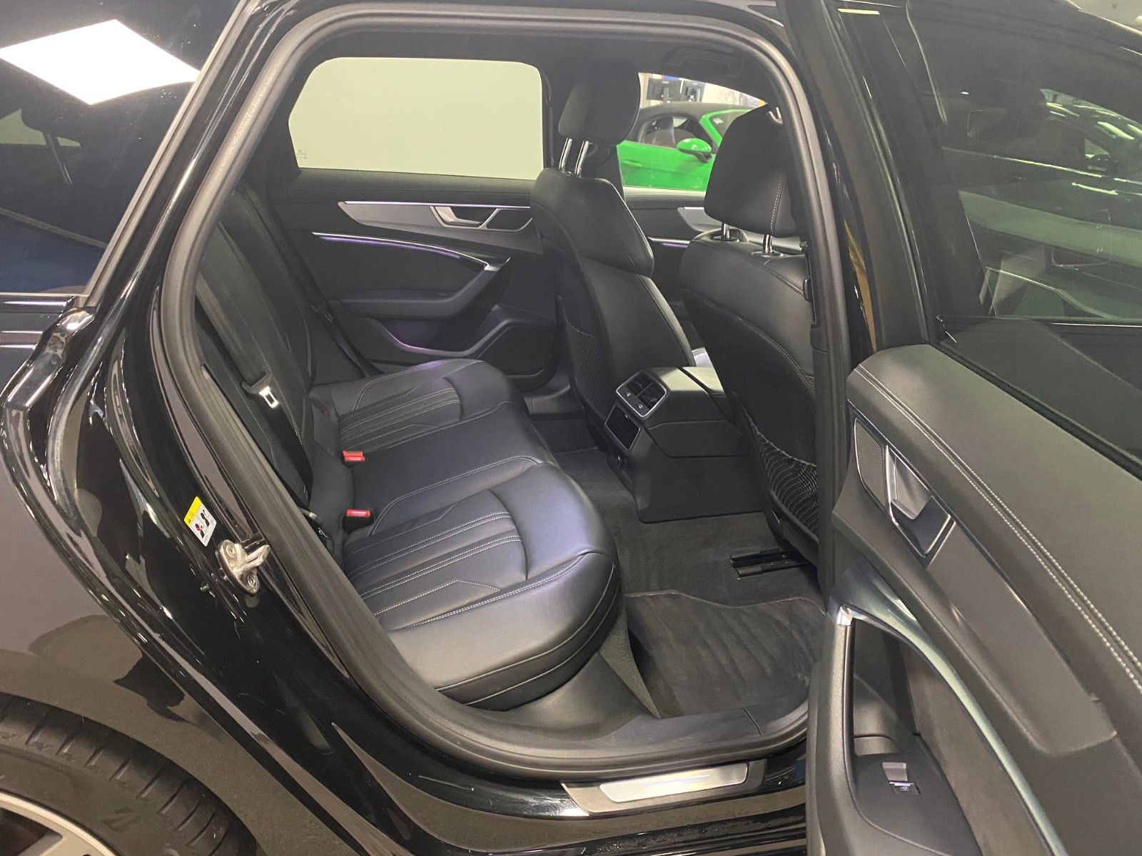 Fahrzeugabbildung Audi A6 55 TFSI e S tronic quattro sport Avant+S-Line