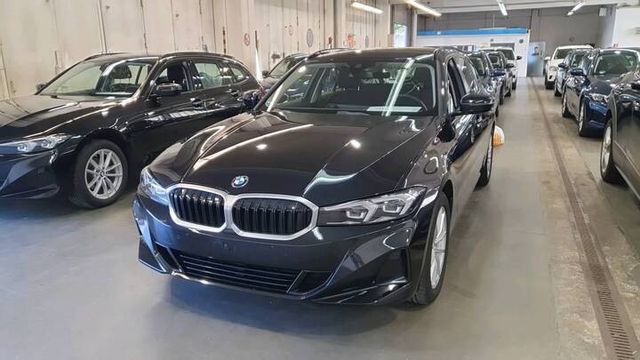 BMW 320 d xDrive Touring Navigation Business