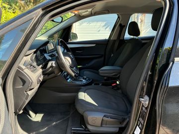 BMW 218 - 6