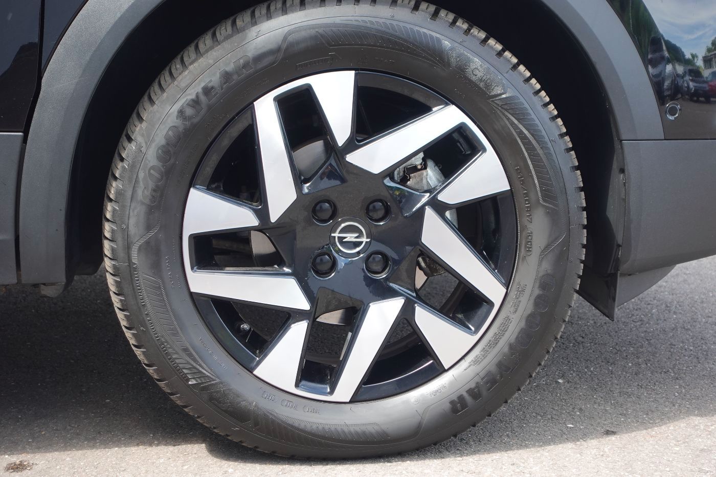 Fahrzeugabbildung Opel Mokka 1.2 Turbo GS Line KlimaA,LED,Navi,SHZ,ACC