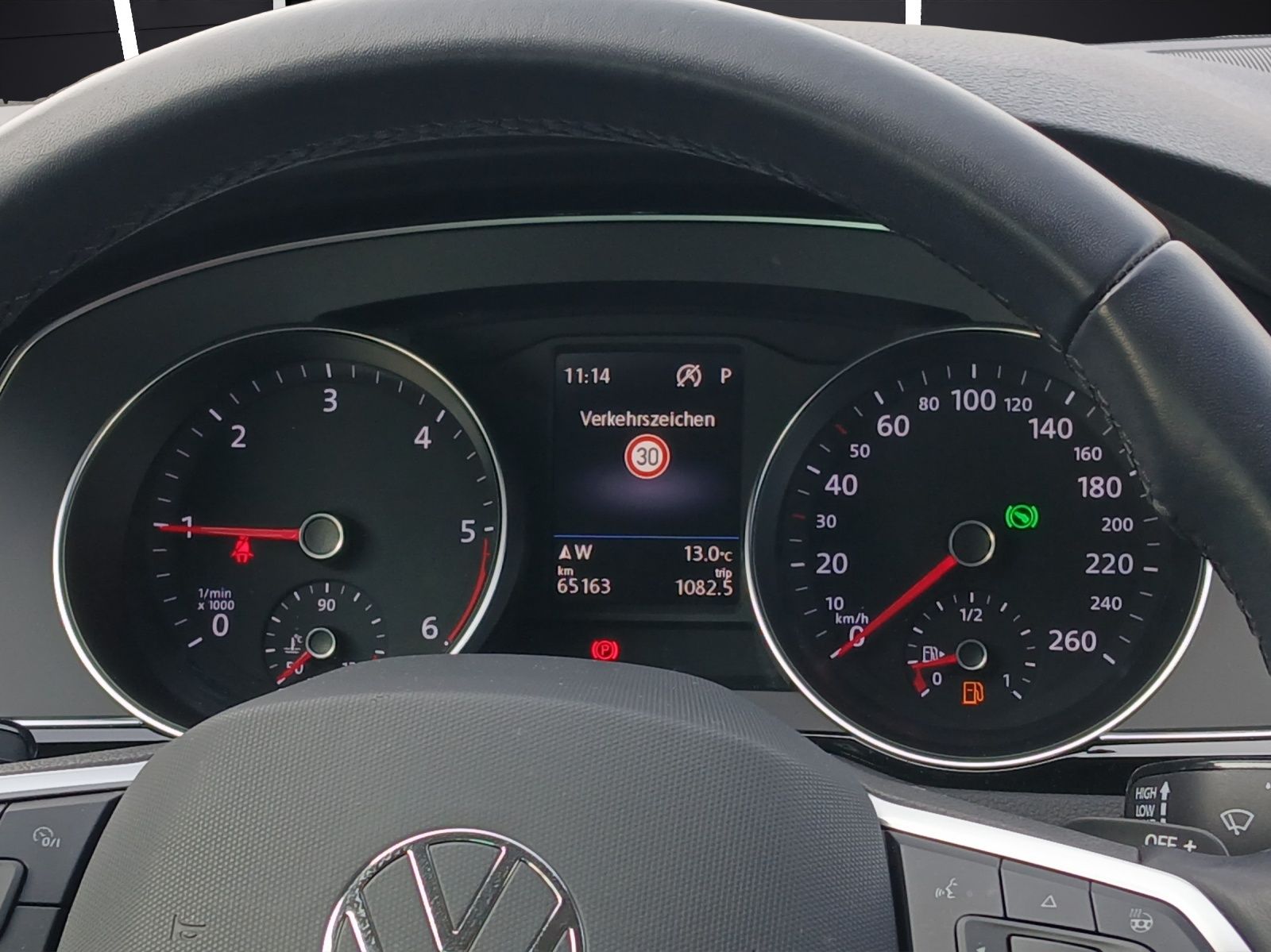 Fahrzeugabbildung Volkswagen Passat Variant TDI Elegance DSG Matrix AHK Navi