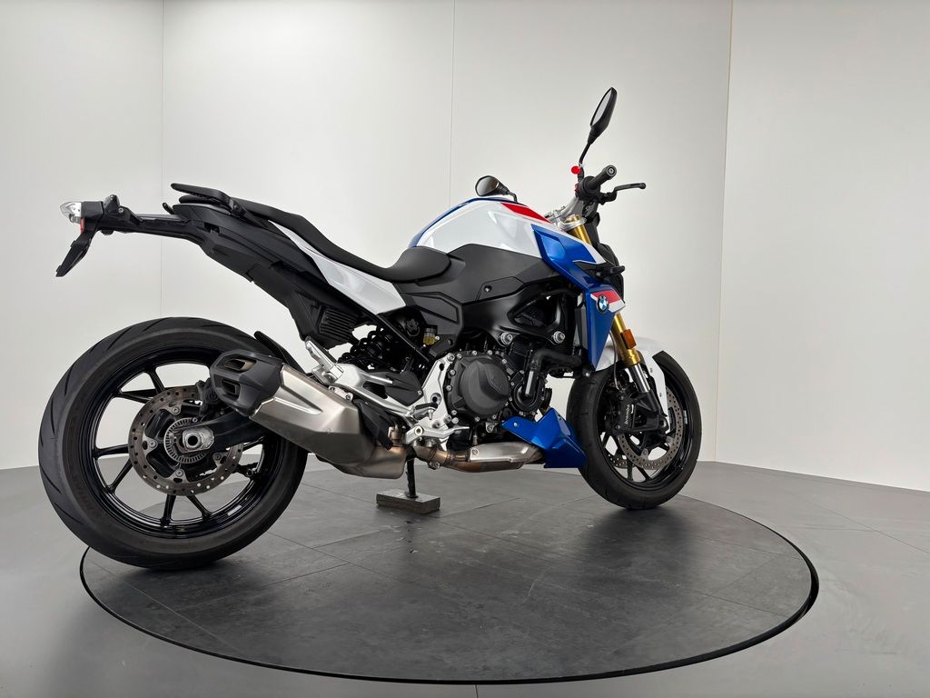 Fahrzeugabbildung BMW F900 R *TOP-ZUSTAND *SERVICE NEU