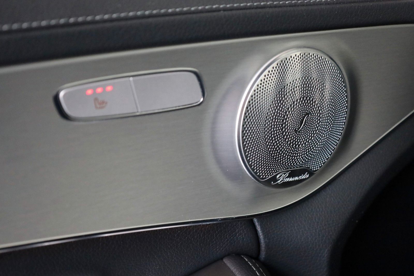 Fahrzeugabbildung Mercedes-Benz C 220d T, AMG Line,HeadUp,ACC,Keyless,Burmester
