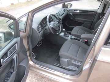 Volkswagen Golf - 11