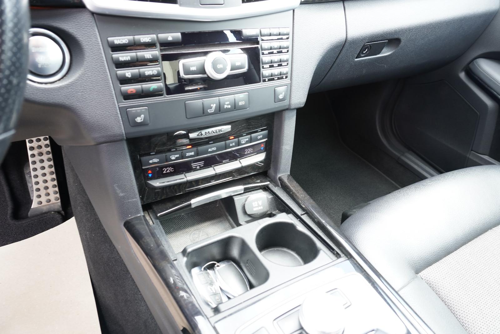 Mercedes-Benz E 300 CGI 4Matic *AMG Line*Xenon*Kamera*Navi*TOP