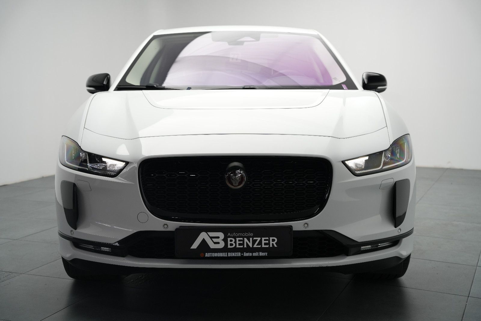 Fahrzeugabbildung Jaguar I-PACE 400 AWD/Black-Pack/CarPlay/MERIDIAN/89,6%
