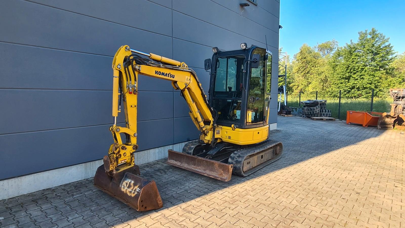 Komatsu PC 26 MR3 - Powertilt HS03 -