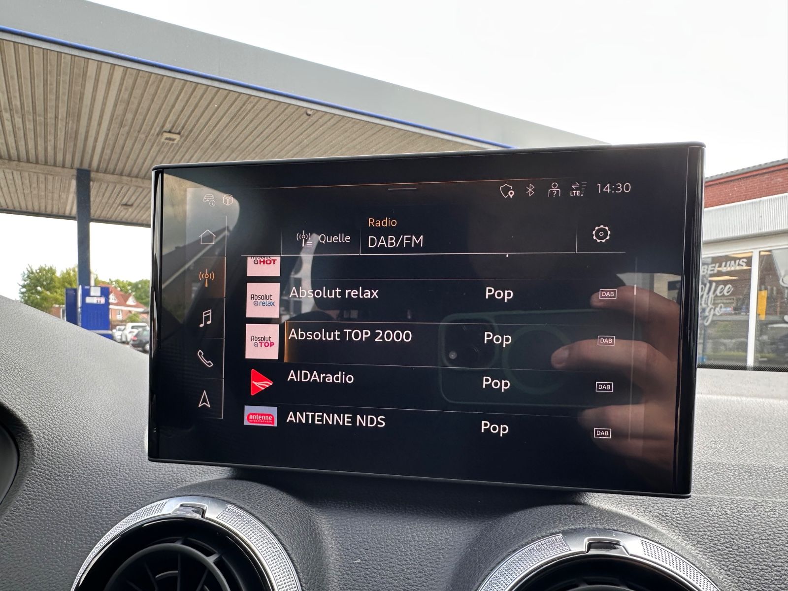 Fahrzeugabbildung Audi Q2 35 TDI S line S Tronic Matrix/Black/APP/Navi