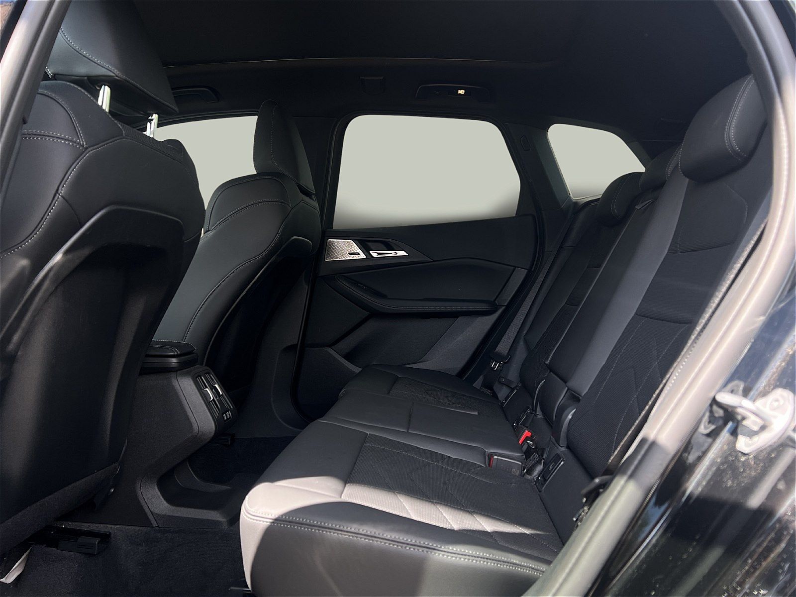 BMW 223 Active Tourer - Bild 11