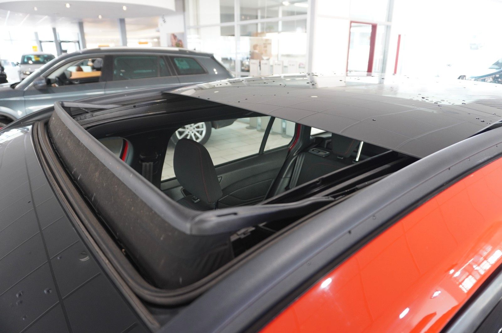 Fahrzeugabbildung Ford Focus 1,0 ST LINE SPORT NAVI/LED/KAMERA/PANO./SH