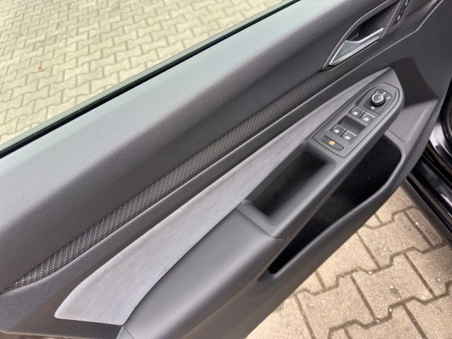 Golf 1.5 eTSI R-Line 96 kW DSG AHZV Black Style 