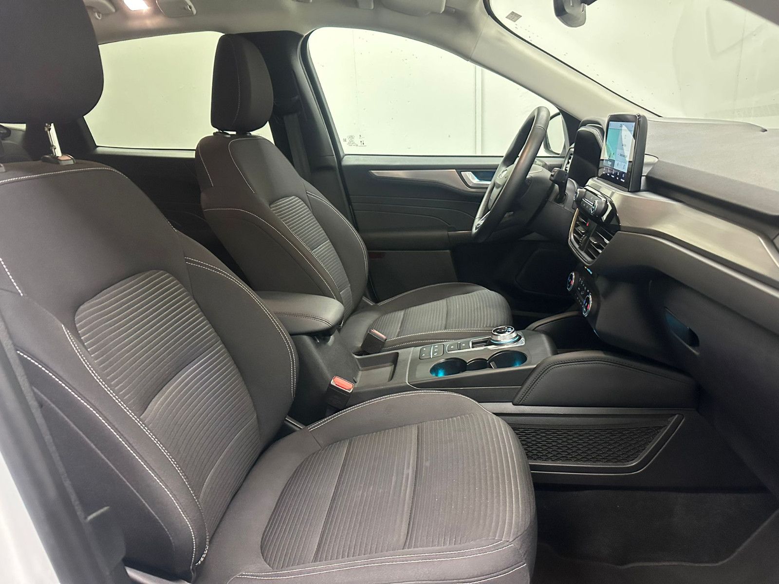 Fahrzeugabbildung Ford Kuga 2,5 Hybrid Titanium *NAVI*KLIMA*SH*360