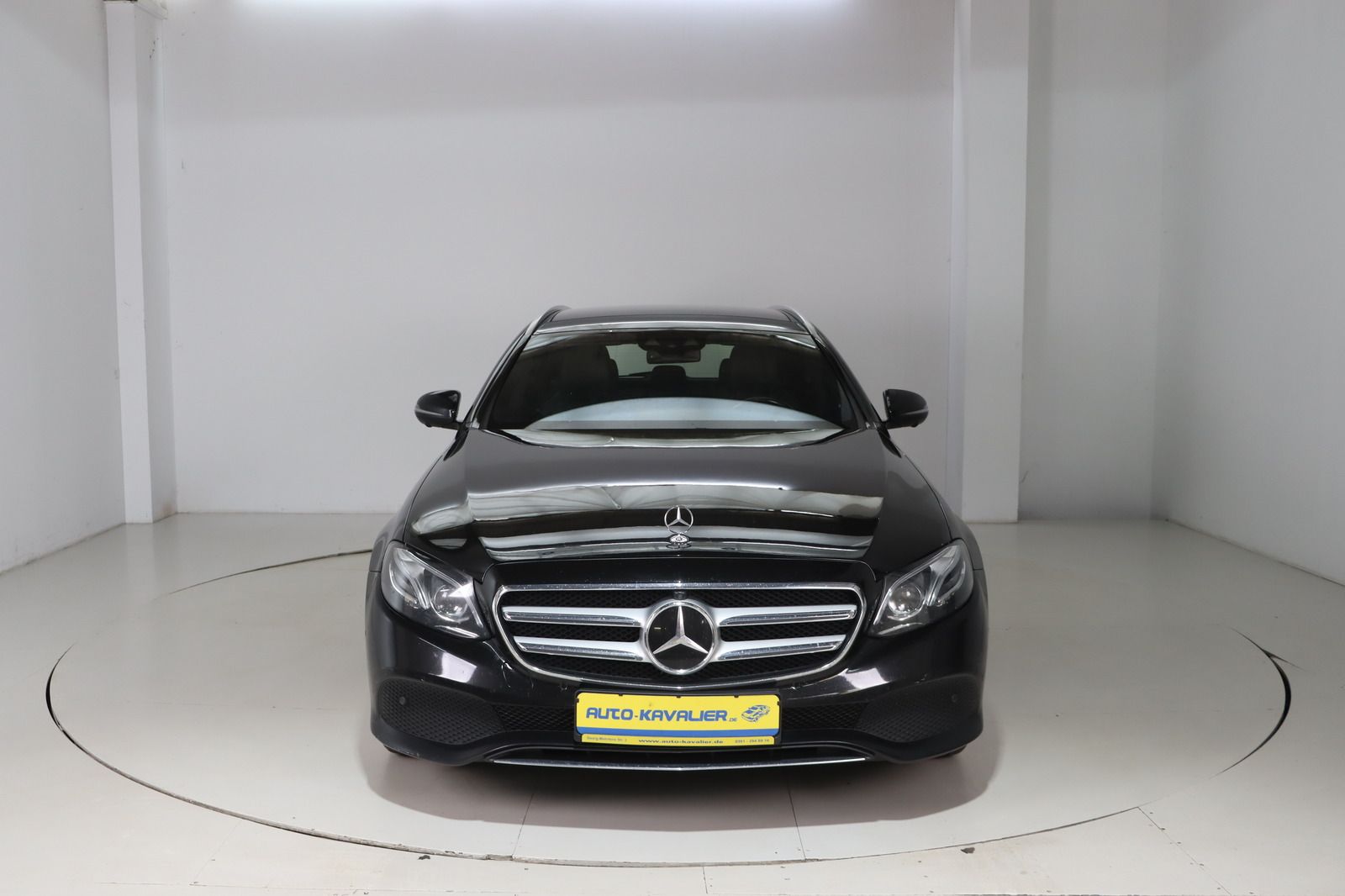 Fahrzeugabbildung Mercedes-Benz E 400 T 4Matic * Airmatic * STHZ * Memory AVANTG