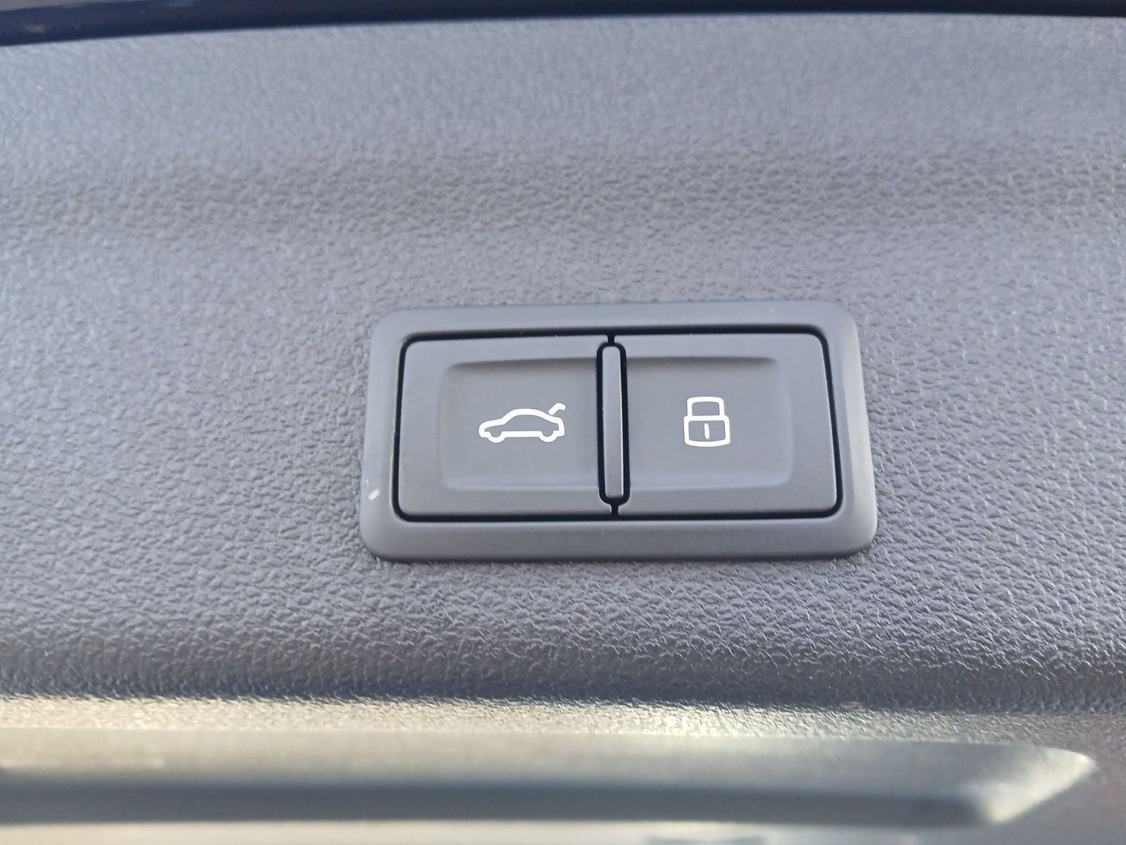 Fahrzeugabbildung Audi A6 Avant 40 TDI sport S-tronic LED Navi Leder AC