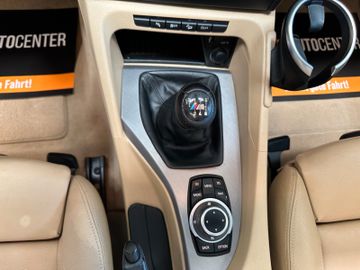 BMW X1 18 d *M-Paket*NAVI*TEMPO*PDC*PANO*