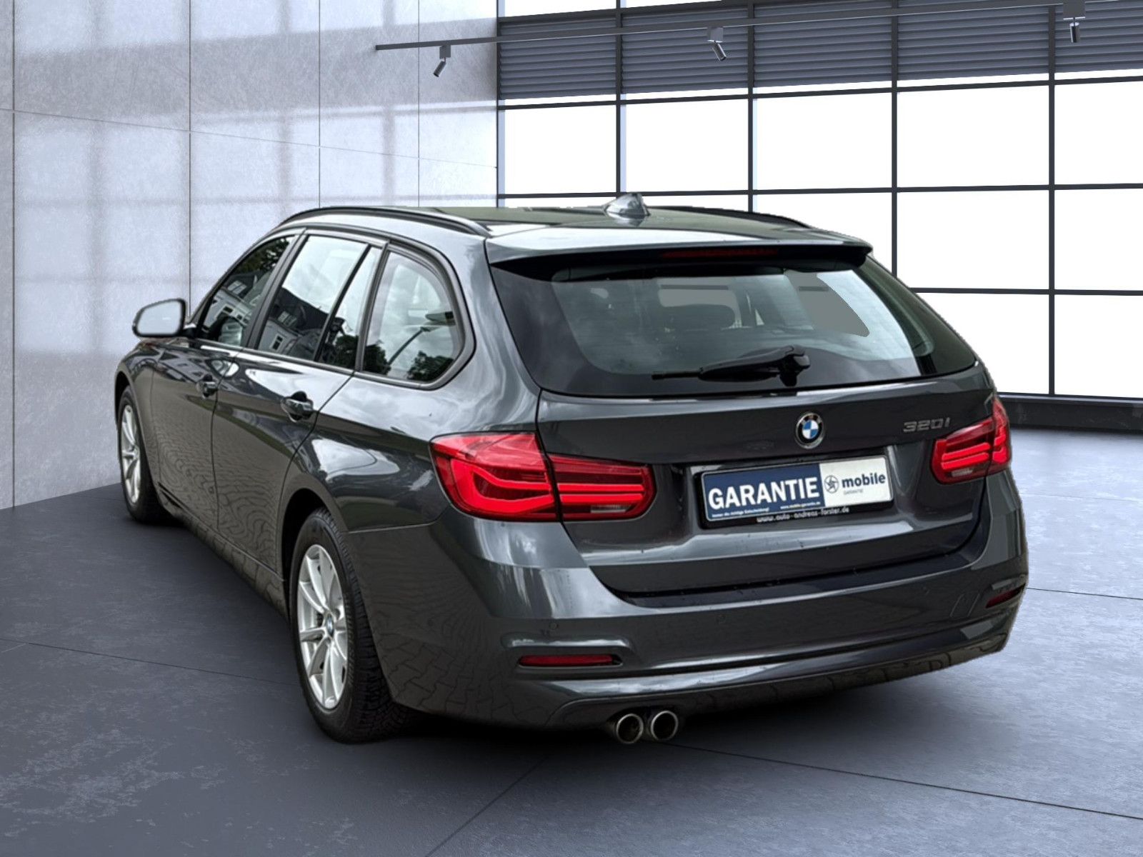 Fahrzeugabbildung BMW 320 i Touring/ unfallfrei