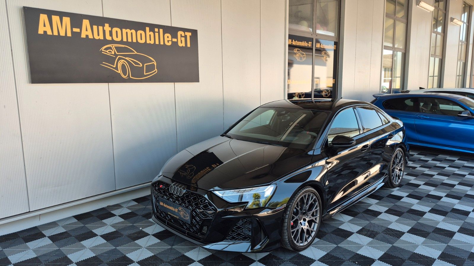 AUDI RS3 Limousine 2.5 Quattro*1.HAND*SCHALEN*MATRIX*