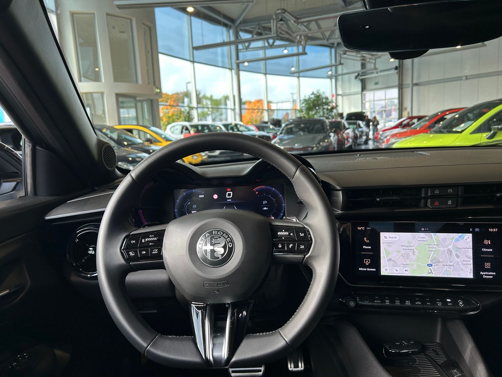 Fahrzeugabbildung Alfa Romeo Junior Ibrida Speciale - Technologie Paket