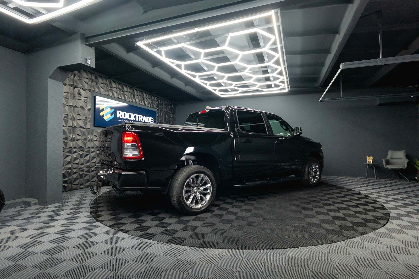 Fahrzeugabbildung Dodge RAM 5.7 V8 HEMI 4x4 BLACK *LPG 200L*Unfallfrei*