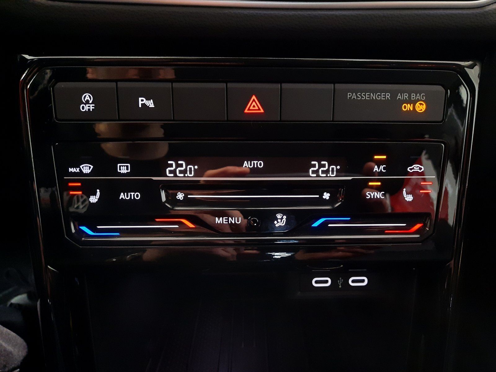 Fahrzeugabbildung Volkswagen T-Cross TSI Goal DSG*AHK*Cam*ACC*APP*PDC*Sitzhzg