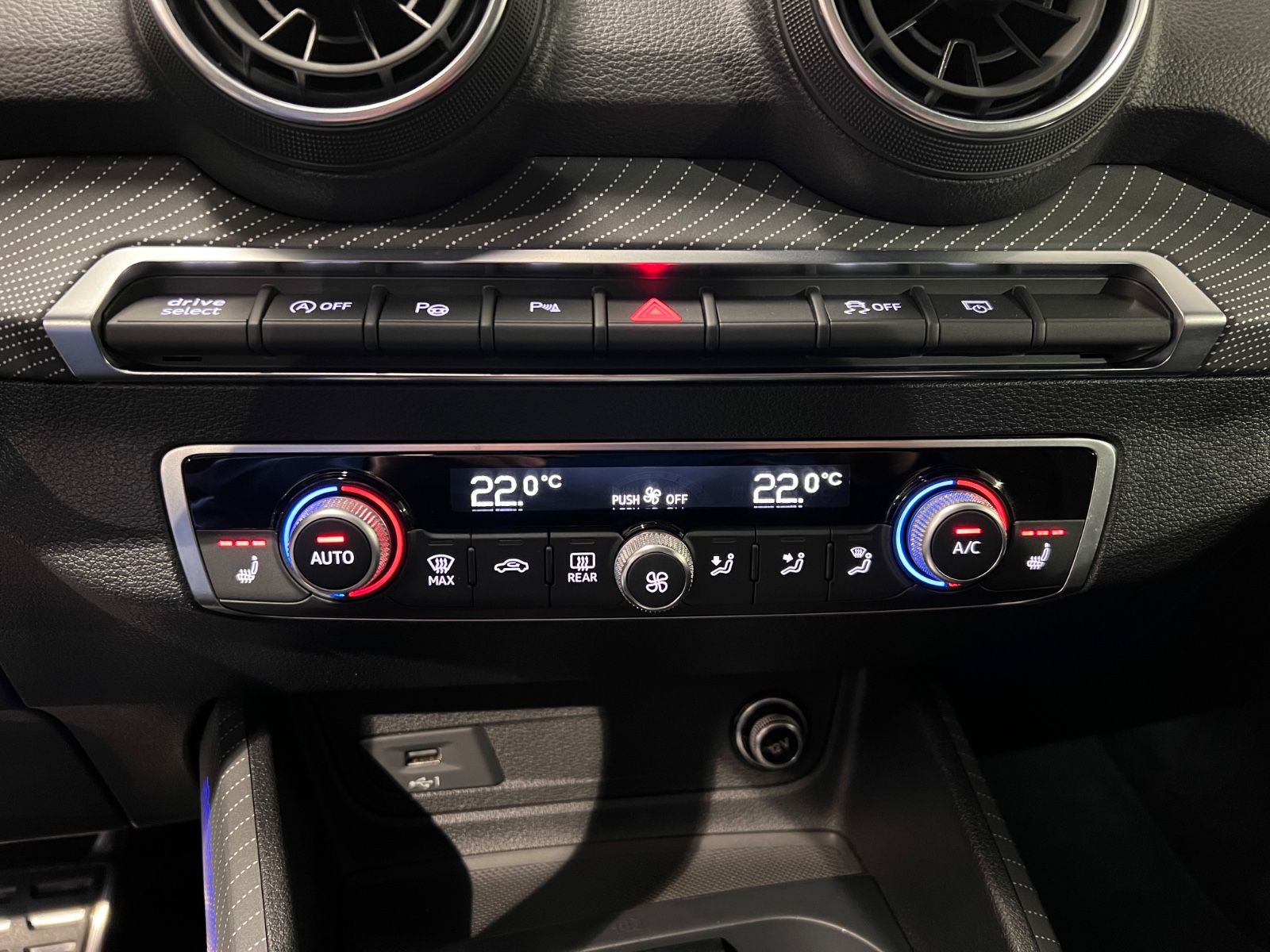 Audi SQ2 TFSI Stronic quattro sport PANO LED NAVI B&O foto 35