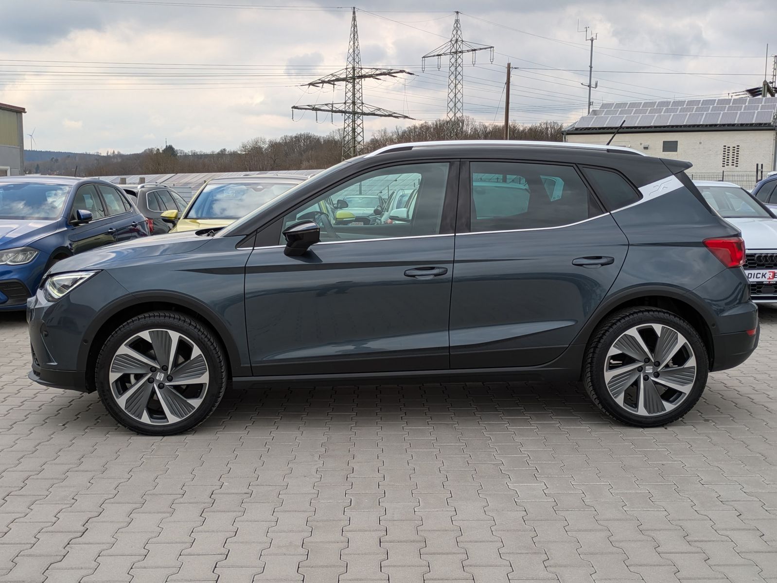 Fahrzeugabbildung SEAT Arona 1.0 TSI FR DSG AHK*ACC*LED*APP*DAB*KAMERA