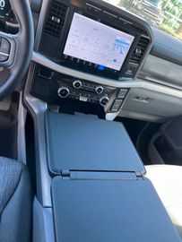 Ford F 150 Lightning SXT AWD Elektro 2023 hellgrau