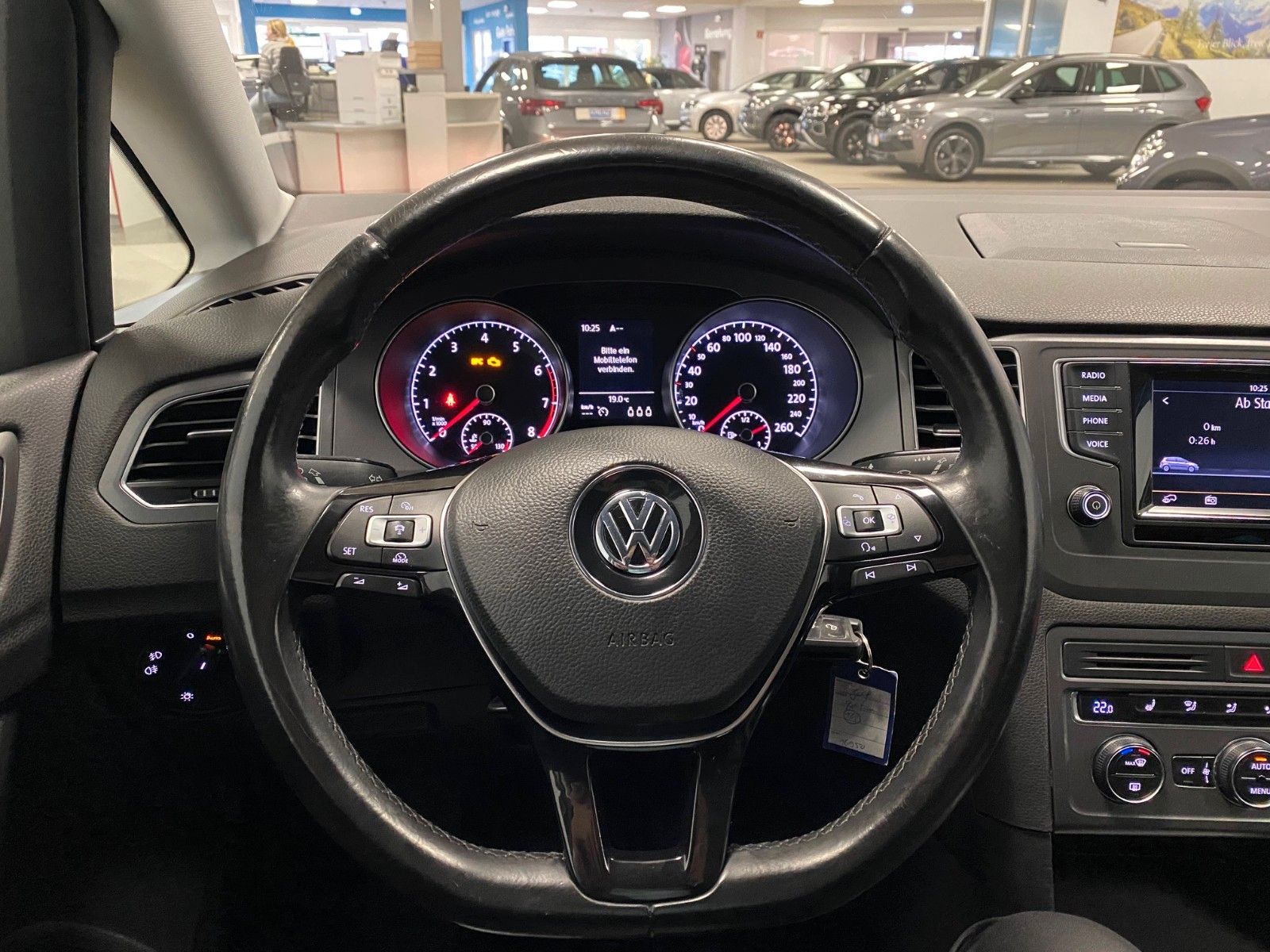 Fahrzeugabbildung Volkswagen Golf Sportsvan 1.2 TSI Trendline+AHK+NAVI+CD+BC+