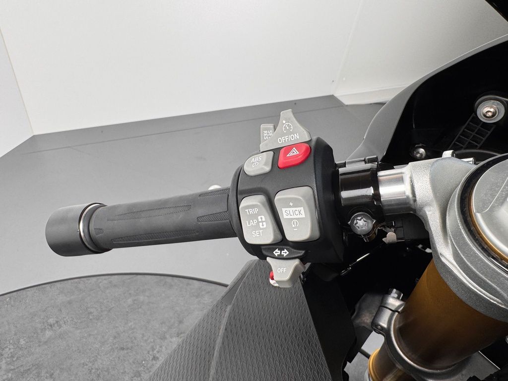 Fahrzeugabbildung BMW S1000RR *TOP-ZUSTAND *REIFEN NEU *SERVICE NEU