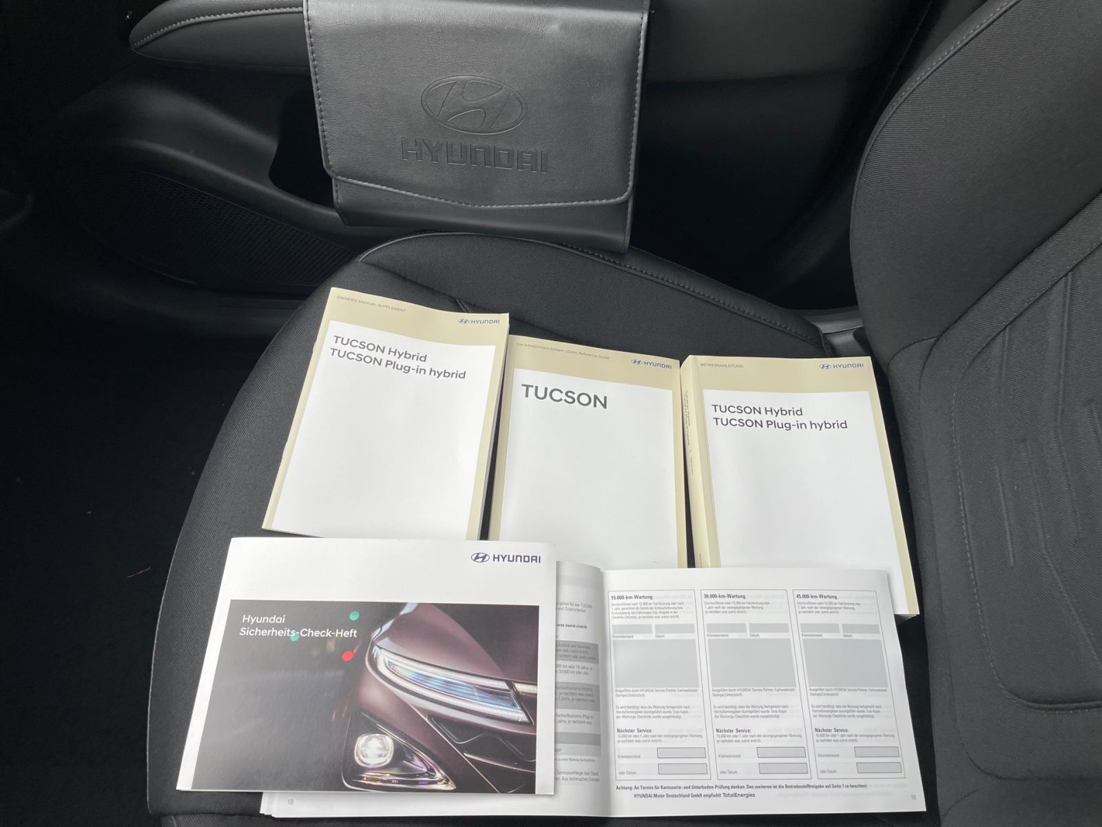 Fahrzeugabbildung Hyundai TUCSON 1.6 T-GDI Trend Hybrid LED Paket