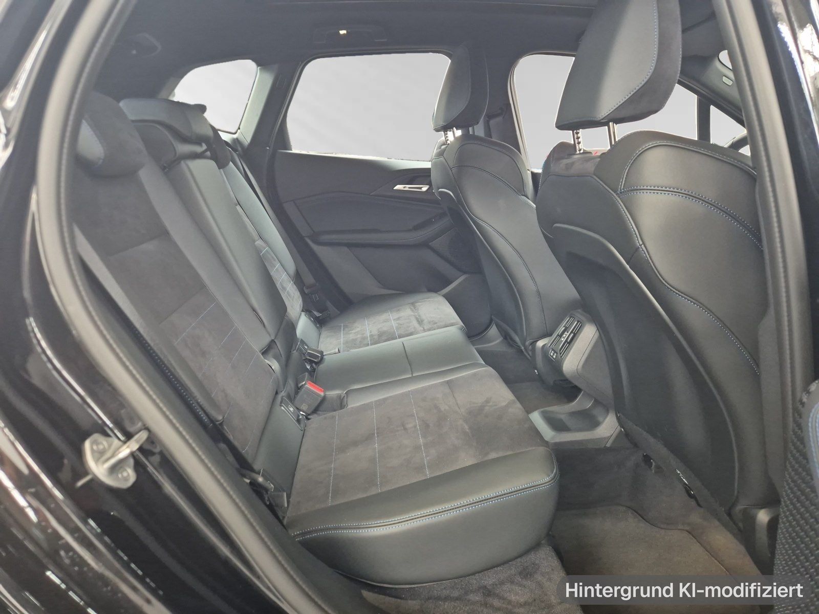 BMW 223 Active Tourer - Bild 13