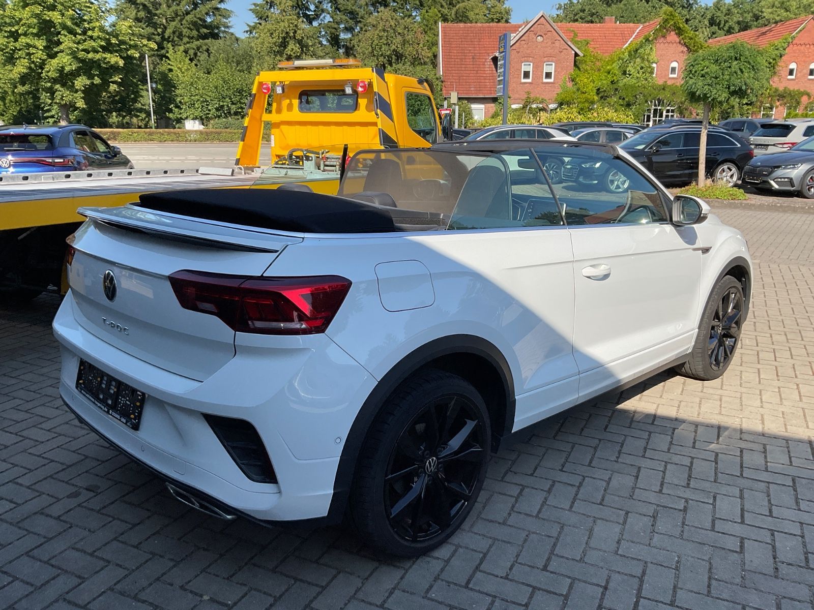 Fahrzeugabbildung Volkswagen T-Roc Cabriolet 1.5 TSI DSG R-Line,LED,ACC,Carpl