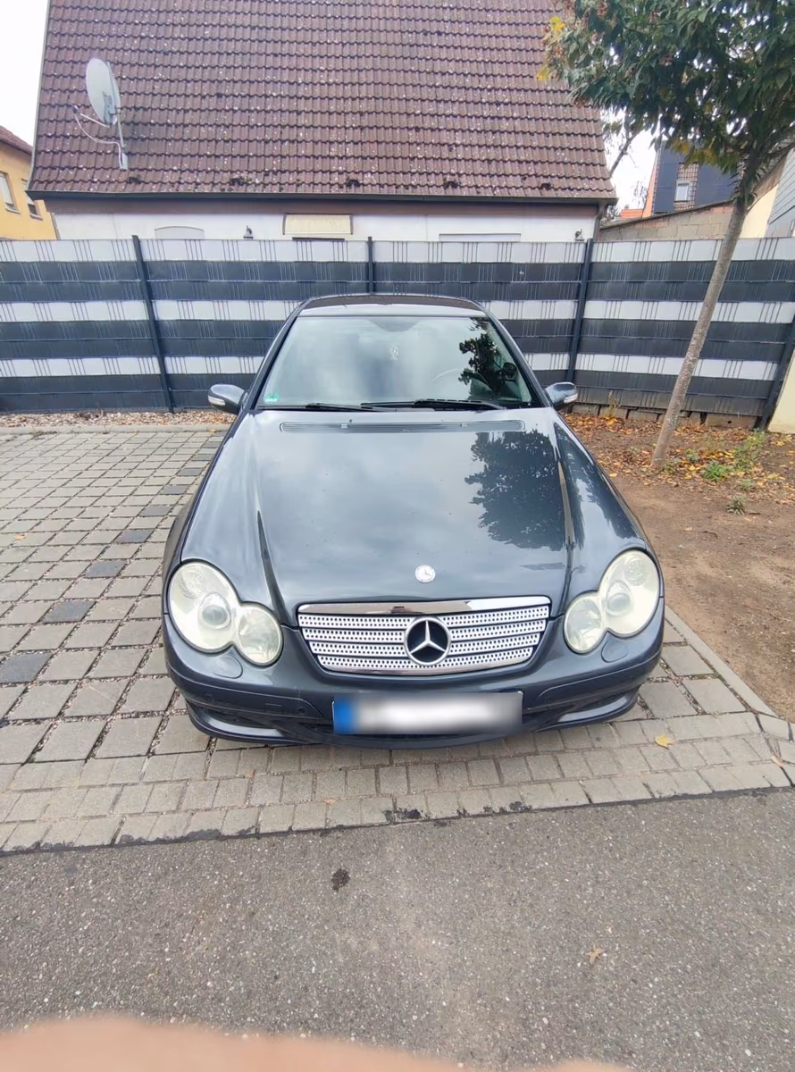 Mercedes-Benz C 230