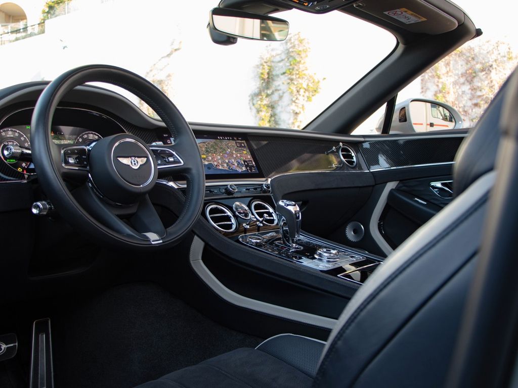 BENTLEY Continental GTC 2025