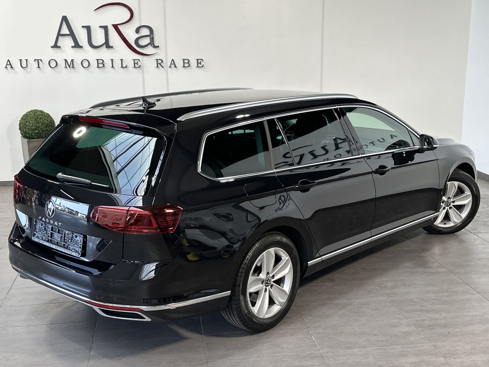 Fahrzeugabbildung Volkswagen Passat Variant 2.0 TDI DSG Elegance NAV+LED+ACC