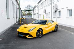 Fahrzeugabbildung Ferrari F12 Berlinetta Giallo Modena *MwSt./Scheckheft*