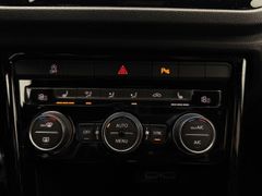 VW T-Roc 4Motion Navi Allrad Alu PDC ACC Sportpaket