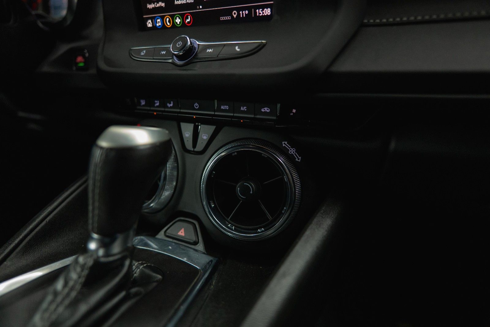Fahrzeugabbildung Chevrolet Camaro 2.0 Turbo Coupe LT Package *CarPlay*19%
