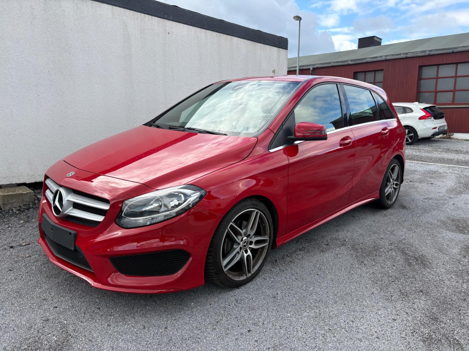 Mercedes-Benz B 180
